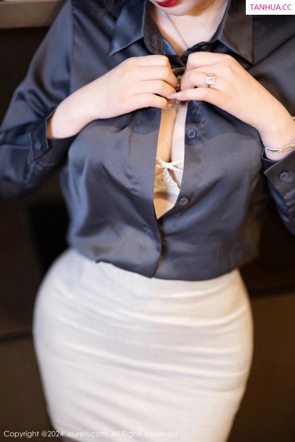 李丽莎  [XiuRen]高清写真图 2024.02.22 No.8126 李丽莎 黑丝美腿第21张图片